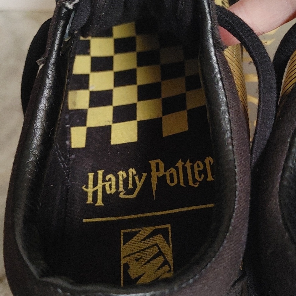 SOLD Harry Potter Vans Old Skool 6.5 Mens, 8.0 Women's - Picture 8 of 12